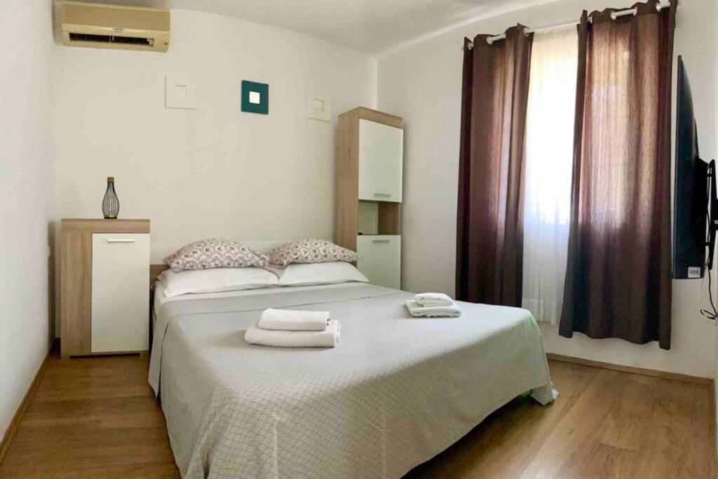 Summer Apartment 4 Макарська Екстер'єр фото